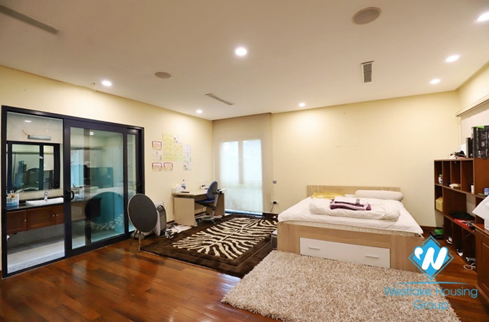 A stunning 4 bedroom villa for rent in Tay ho, Hanoi